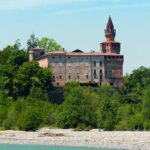 Castello di Rivalta (PC) - Vista del castello dal fiume