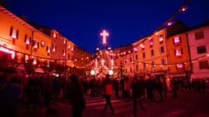 Processione religiosa notturna nel Borgo di Fanano