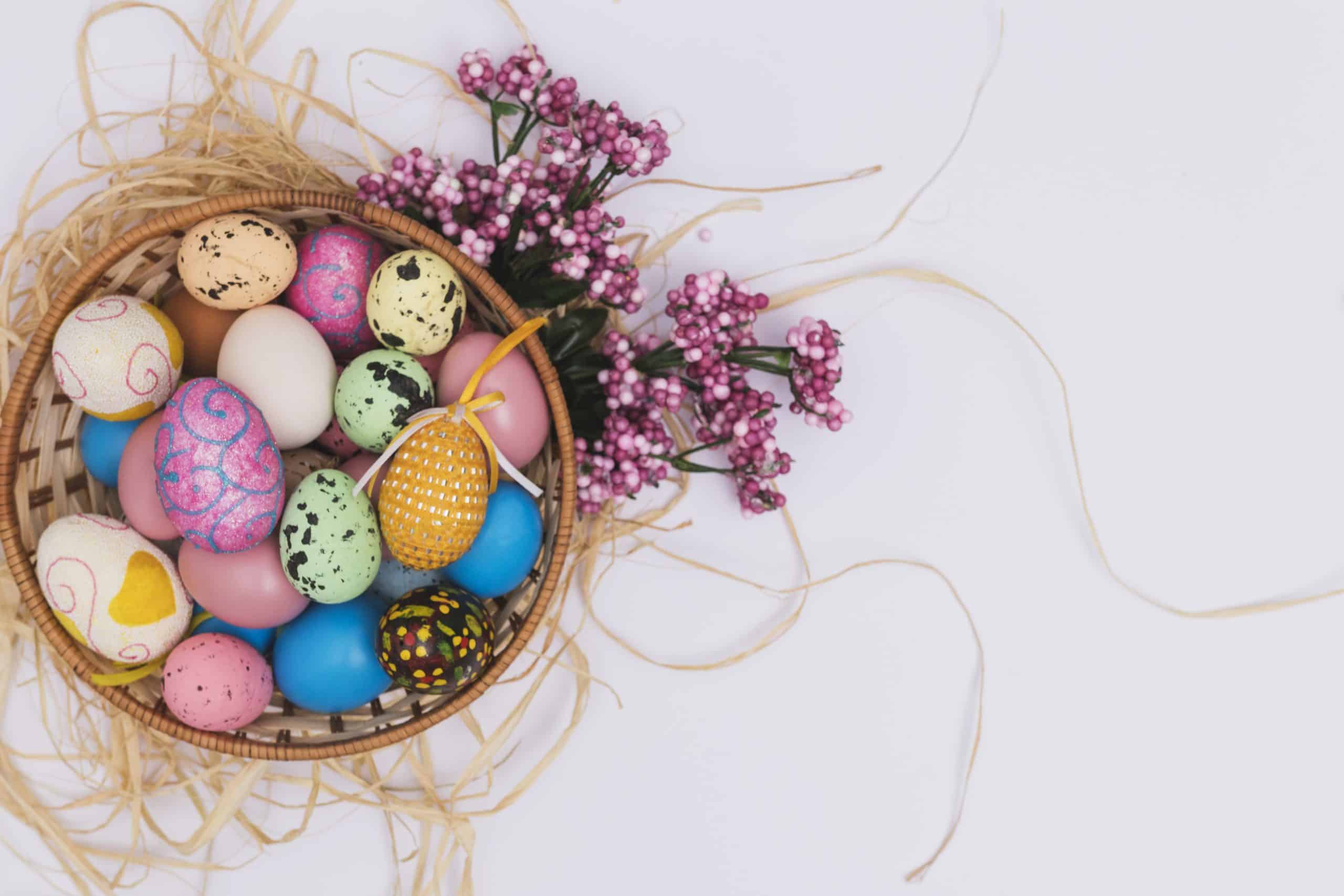 bowl with eggs straw flowers scaled