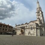 Sciocolà 2026 a Modena: 4 giorni di pura dolcezza tra arte, maestri cioccolatieri e centro storico 1 Piazza Grande a Modena