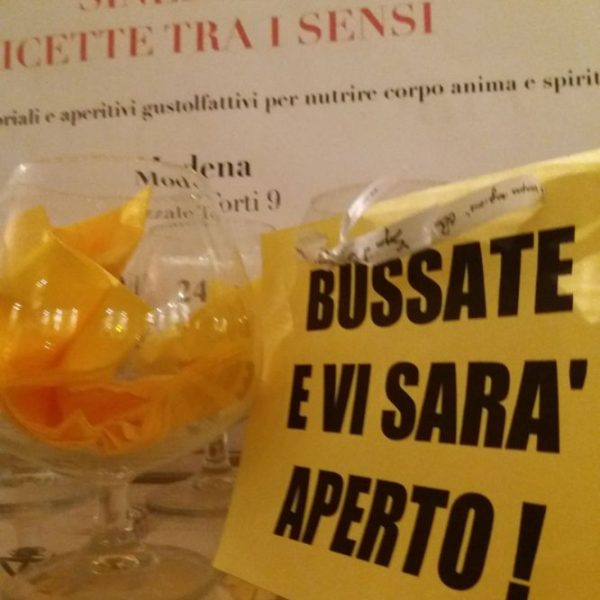 PRALC-Piccolo Museo ProfumAlchemico (MO) - Cartello Bussate e vi sarà aperto