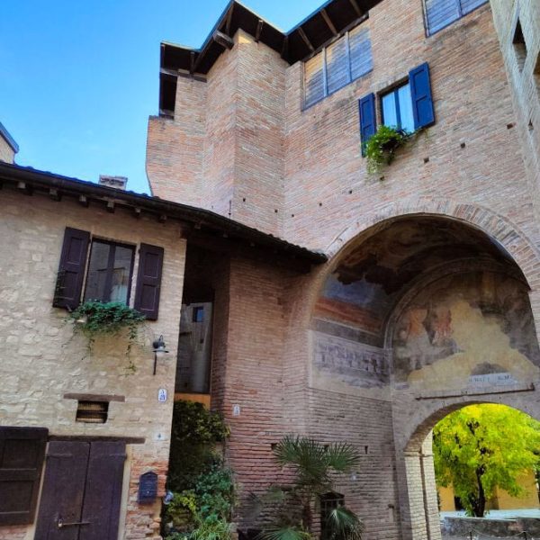 Borgo di Castellarano (RE) - Porta di accesso
