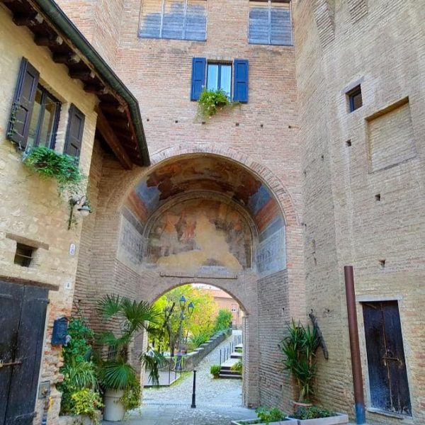 Borgo di Castellarano (RE) Porta di ingresso