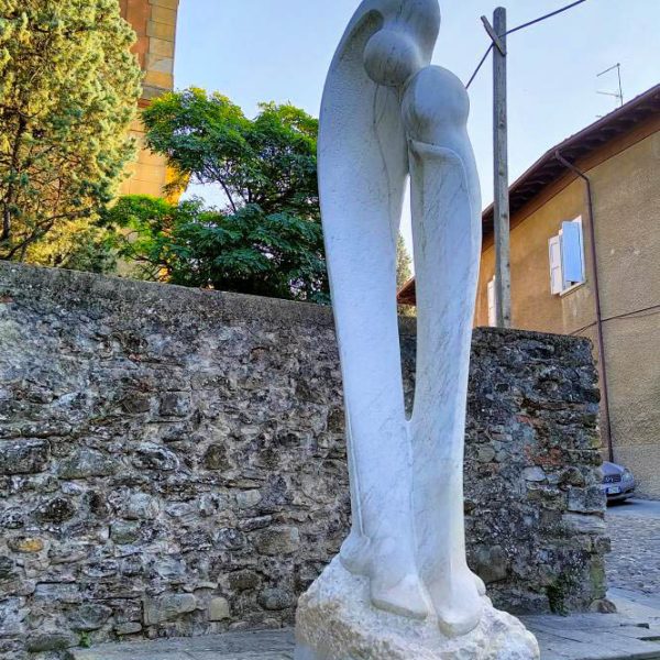 Borgo di Castellarano (RE) Statua in marmo biancoBorgo di Castellarano