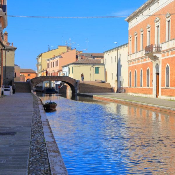 Veduta canale borgo di Comacchio