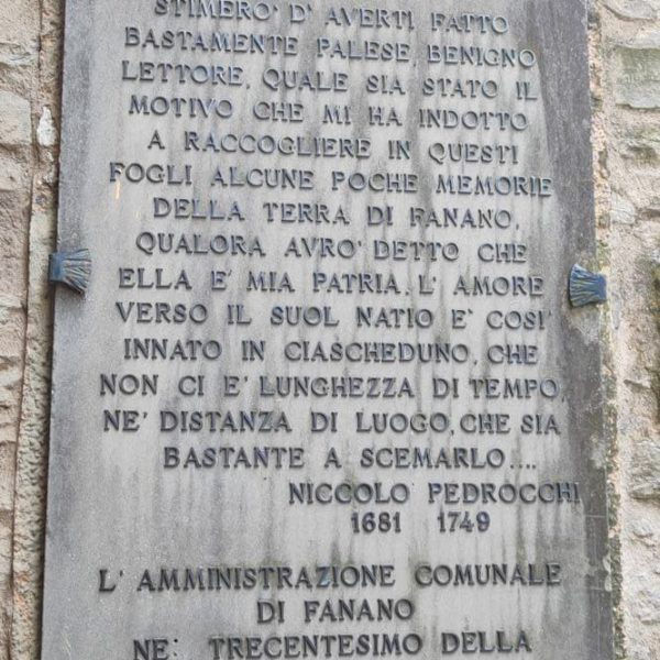 Lapide notizie storiche sul Borgo di Fanano