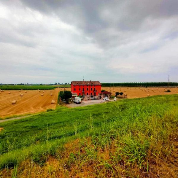 Abitazione nelle campagne del borgo di Gualtieri