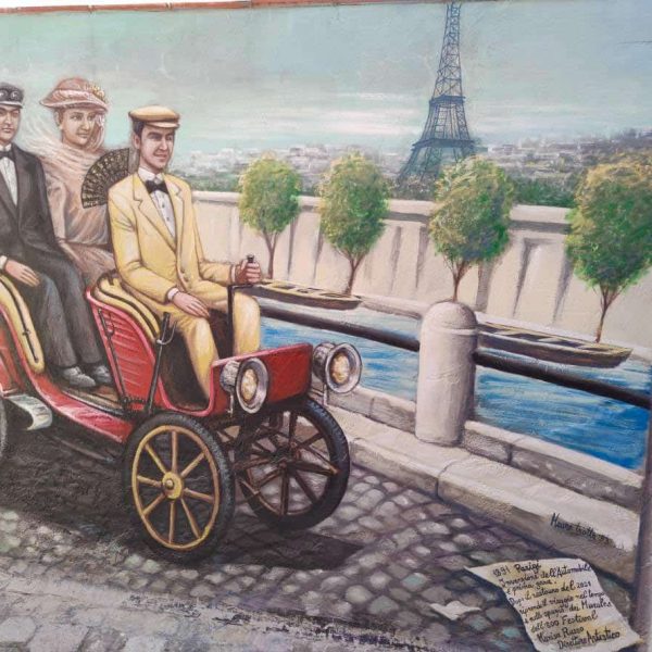 Murales Parigi e l'invenzione dell'automobile - Borgo di Saludecio (RN)