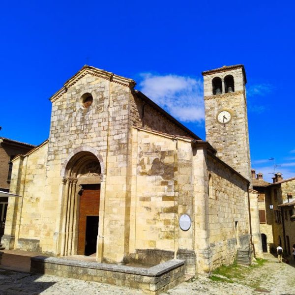 Borgo di Vigoleno (PC) - Facciata Pieve di San Giorgio