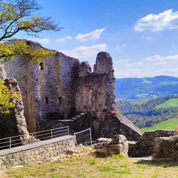Castello di Canossa (RE) - Ruderi con vista