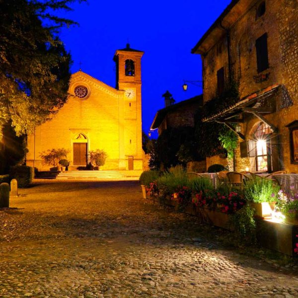 Castello di Rivalta (PC) - Chiesa di San Martino di notte