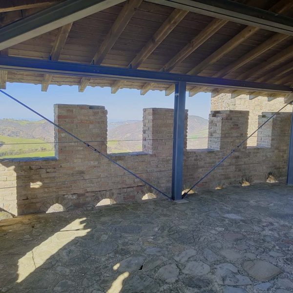 Castello di Sarzano (RE) - Merlature