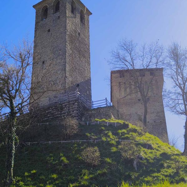 Castello di Sarzano (RE) - Vista dall'esterno