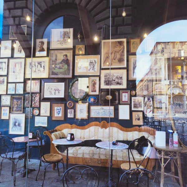 Faenza (RA) - Interno con quadri Caffè Bellini
