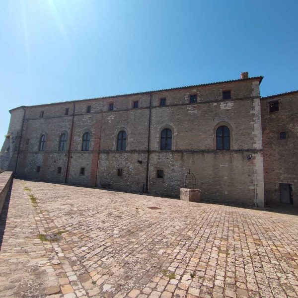 Fortezza di San Leo (RN) - Piazzale interno