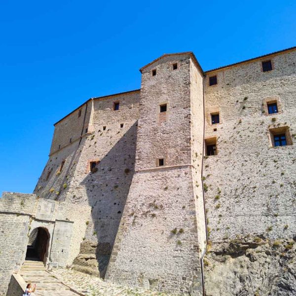 Fortezza di San Leo (RN) - Vista esterna delle mura
