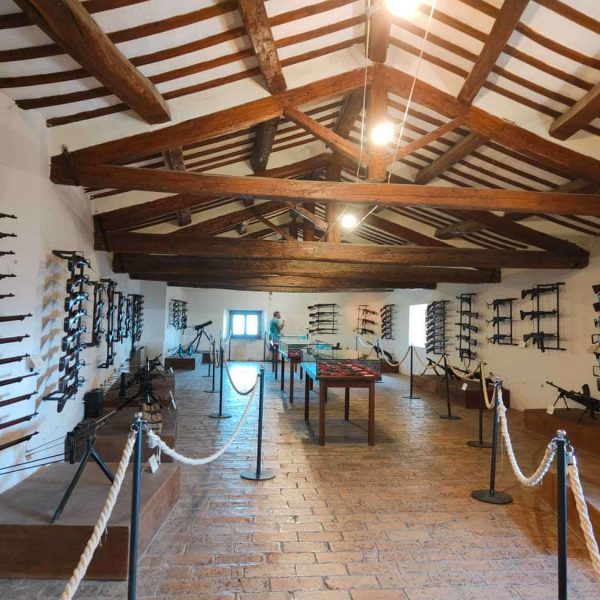 Fortezza di San Leo (RN) - Sala con armi