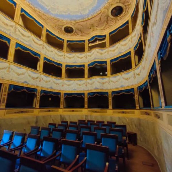 Teatro Mariani (RN) - Platea e gallerie