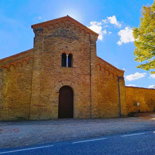 Facciata dell'Abbazia del Borgo di Casola Valsenio