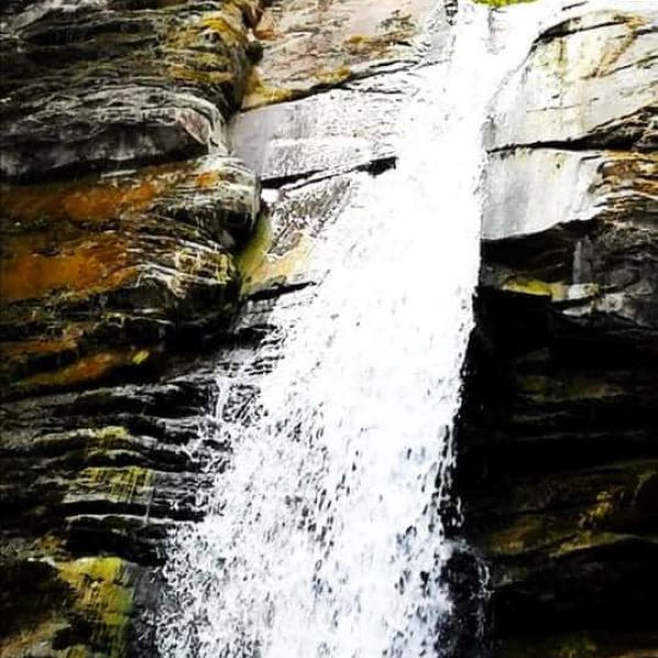 Cascate del Golfarone (RE): la potenza della cascata